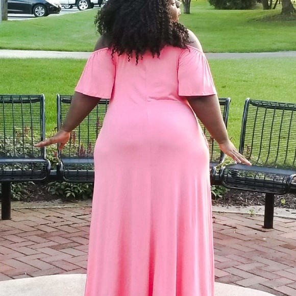 Cold Shoulder Maxi Dress - Picture 2 of 3